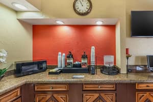 thumbnail: Breakfast area