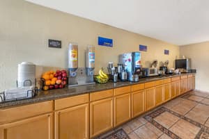thumbnail: Breakfast area