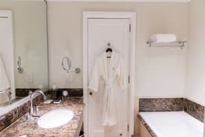 thumbnail: Interior