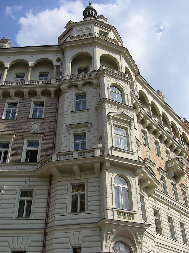 Primary image