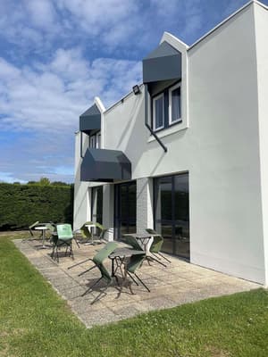 thumbnail: Exterior