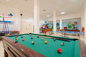 thumbnail: Billiards