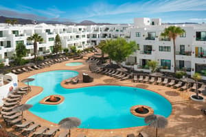 thumbnail: Outdoor pool