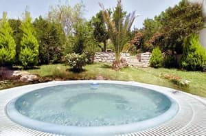 thumbnail: Outdoor spa tub
