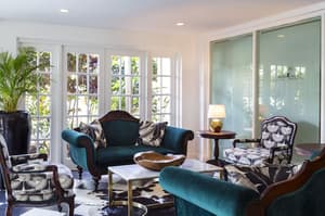 thumbnail: Lobby sitting area