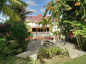 thumbnail: Courtyard