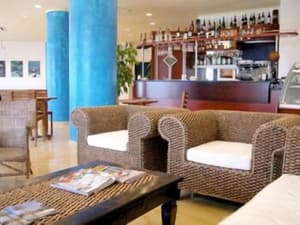 thumbnail: Bar (on property)
