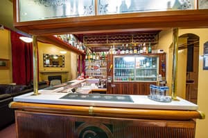 thumbnail: Bar (on property)