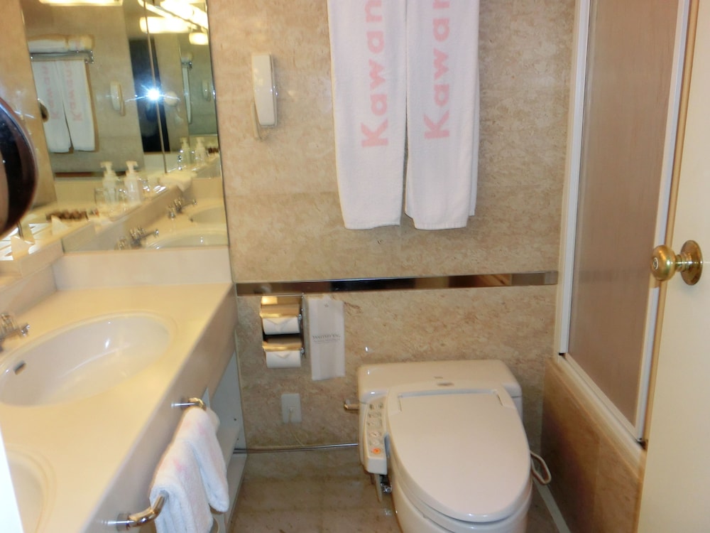 Bathroom amenities