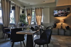 thumbnail: Breakfast area