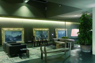 Indoor/Interior,Lobby
