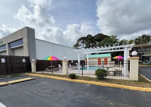 thumbnail: Exterior