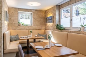 thumbnail: Breakfast area