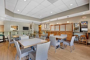 thumbnail: Breakfast area