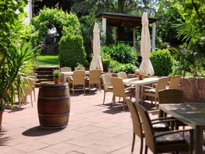 thumbnail: Restaurant