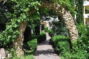 thumbnail: Front of property