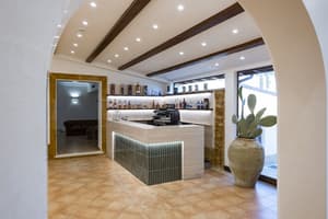 thumbnail: Bar (on property)