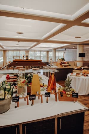 thumbnail: Breakfast area