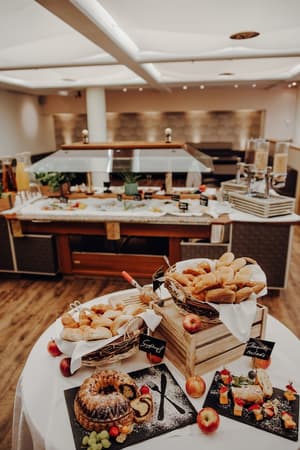 thumbnail: Breakfast buffet