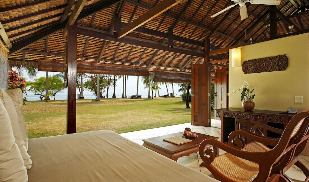 Beach/ocean view