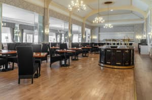 thumbnail: Restaurant