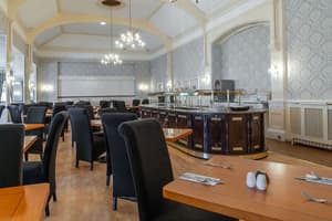 thumbnail: Restaurant