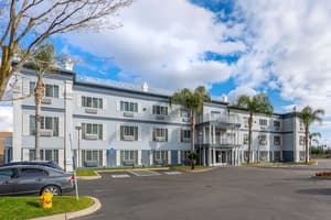 thumbnail: Exterior