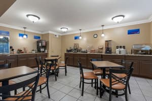 thumbnail: Breakfast area