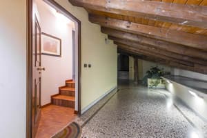 thumbnail: Interior detail