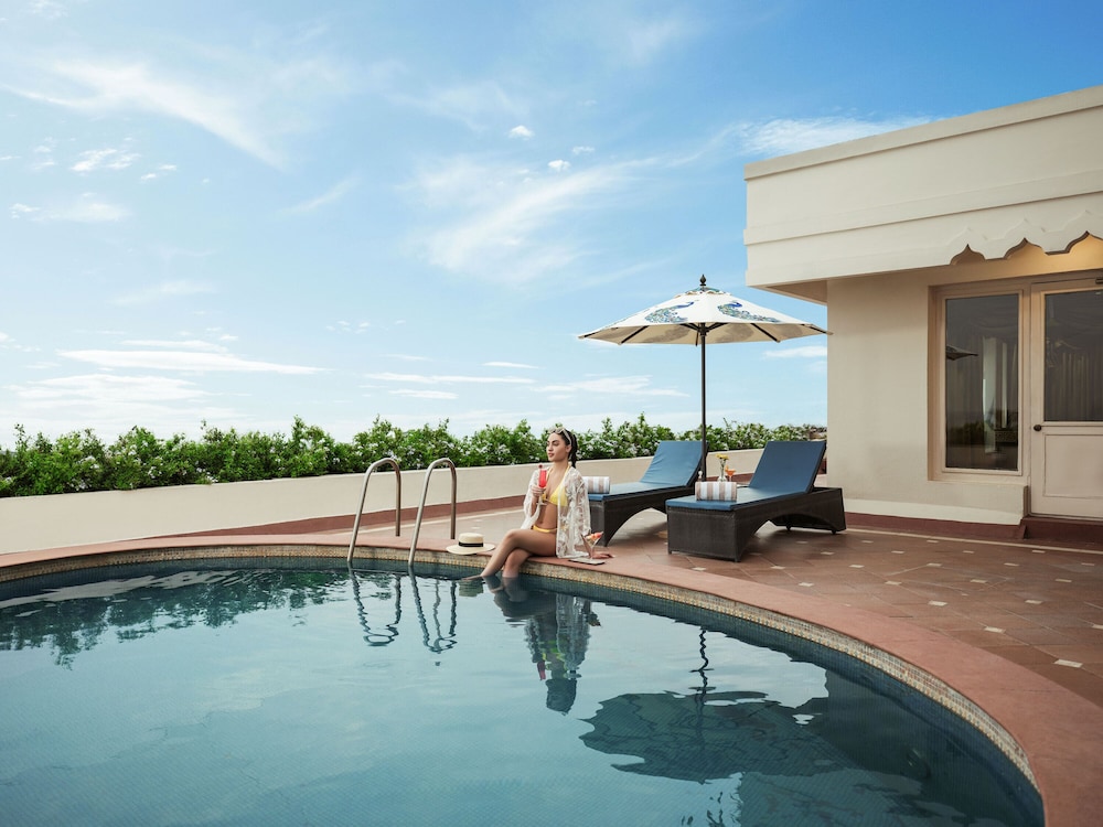 Private pool