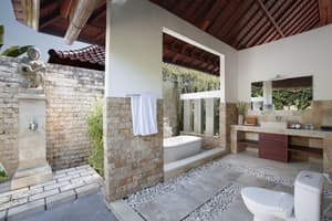 thumbnail: Bathroom shower