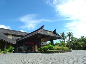 thumbnail: Interior entrance