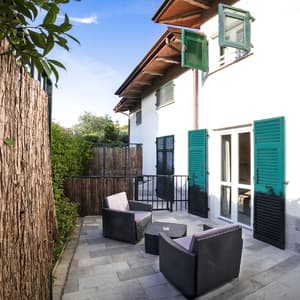 thumbnail: Exterior