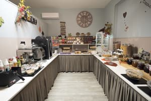 thumbnail: Breakfast area