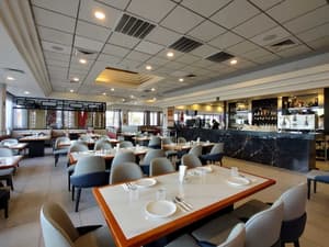 thumbnail: Restaurant