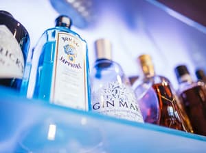thumbnail: Bar (on property)