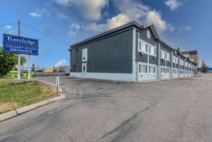 thumbnail: Exterior