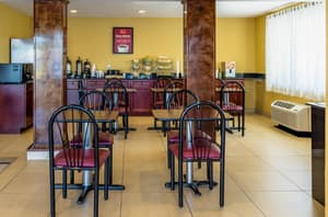 thumbnail: Breakfast area