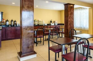 thumbnail: Breakfast area