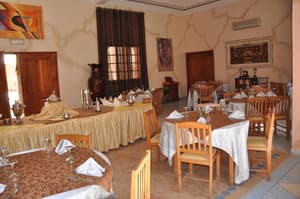 thumbnail: Restaurant