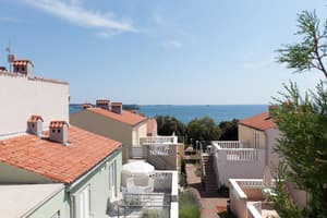 thumbnail: Exterior