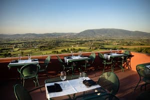 thumbnail: Outdoor dining