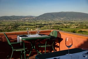thumbnail: Outdoor dining