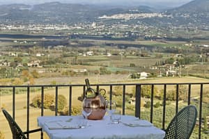 thumbnail: Outdoor dining