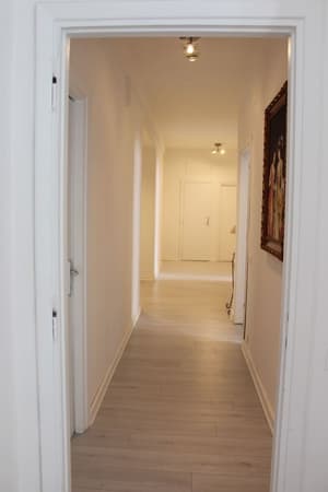 thumbnail: Hallway