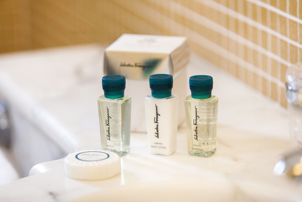 Bathroom amenities