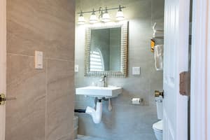thumbnail: Bathroom