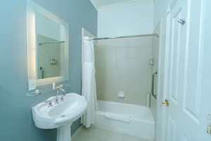 thumbnail: Bathroom