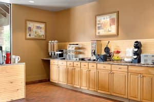 thumbnail: Breakfast area