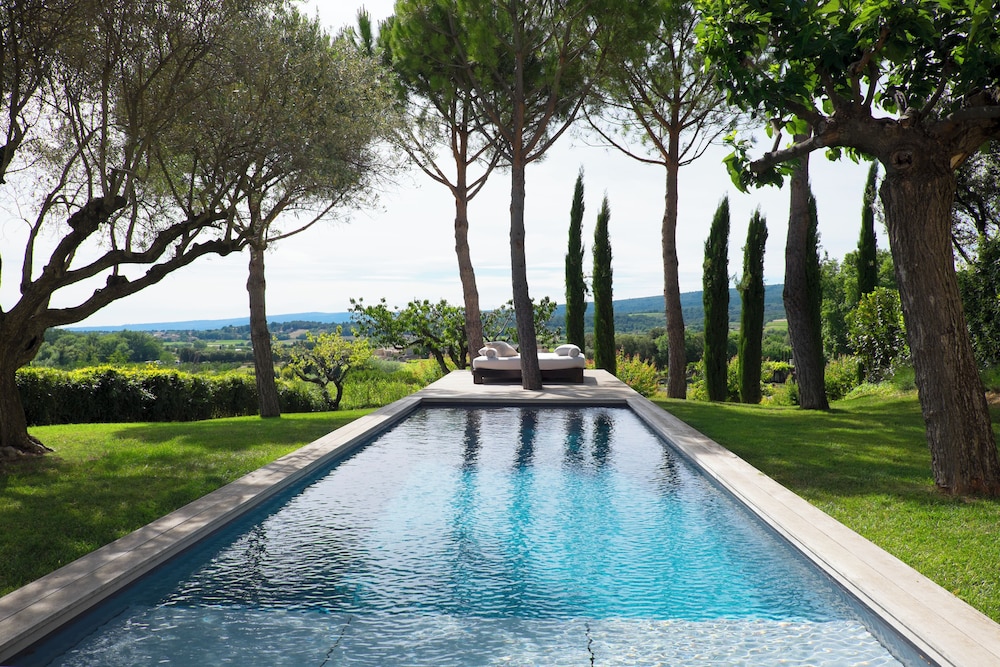 Private pool
